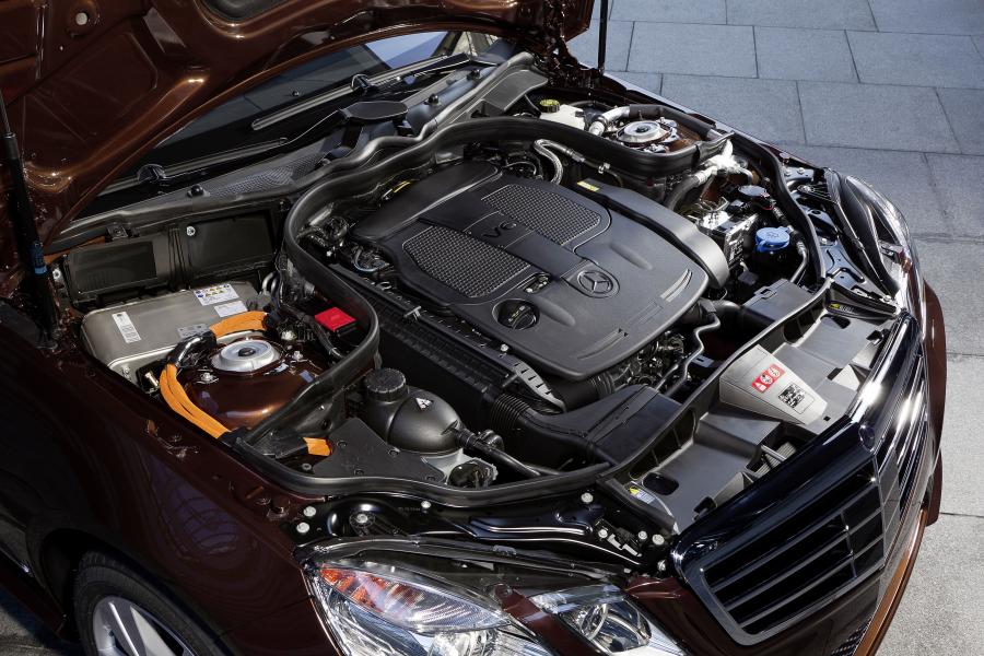  Mercedes-Benz E400 Hybrid 2011 года  (фото 8 из 11)